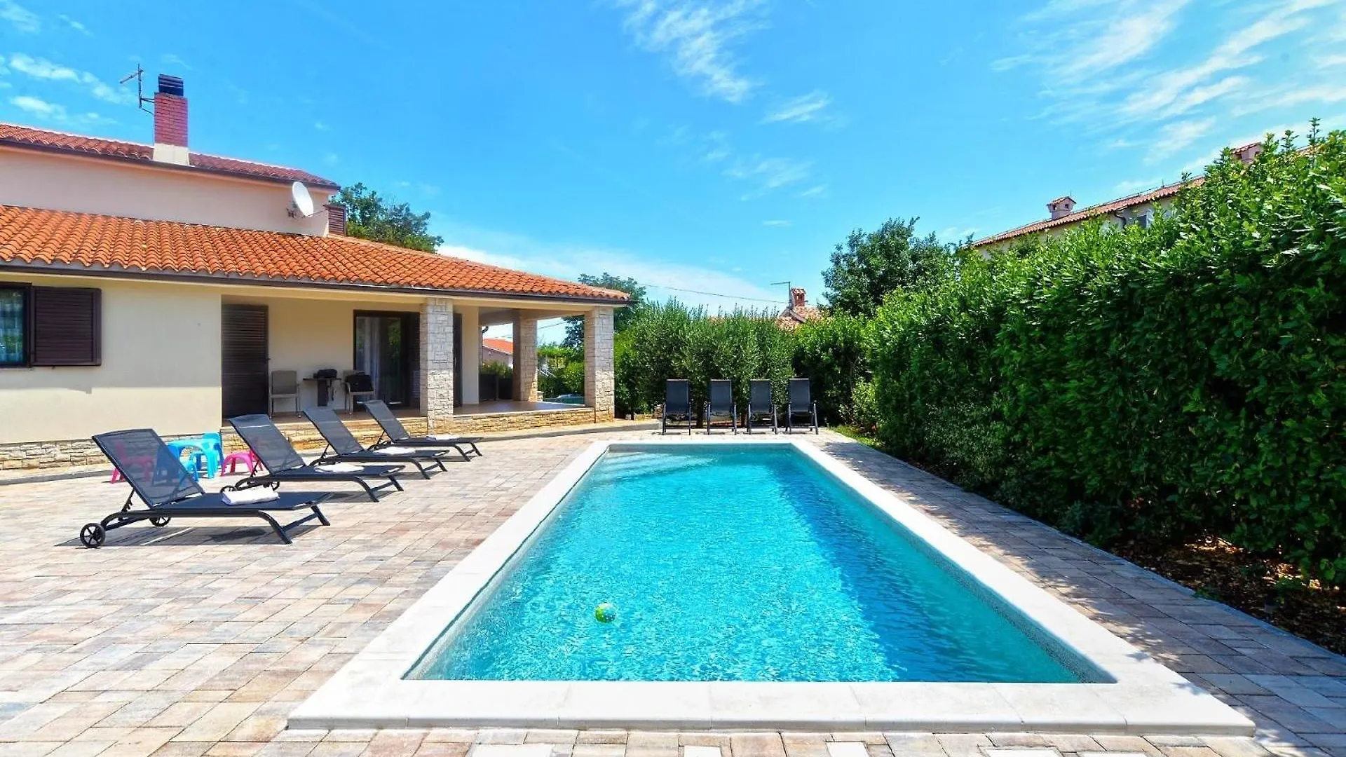 Ferienhaus Mit Privatpool Fuer 8 Personen Ca 180 Qm In Liznjan, Istrien Suedkueste Von Istrien Holiday home Liznjan