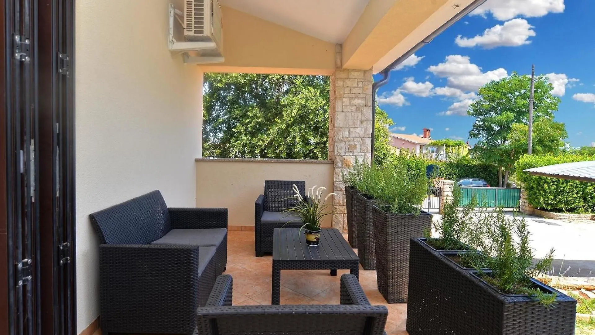 Ferienhaus Mit Privatpool Fuer 8 Personen Ca 180 Qm In Liznjan, Istrien Suedkueste Von Istrien Croatia