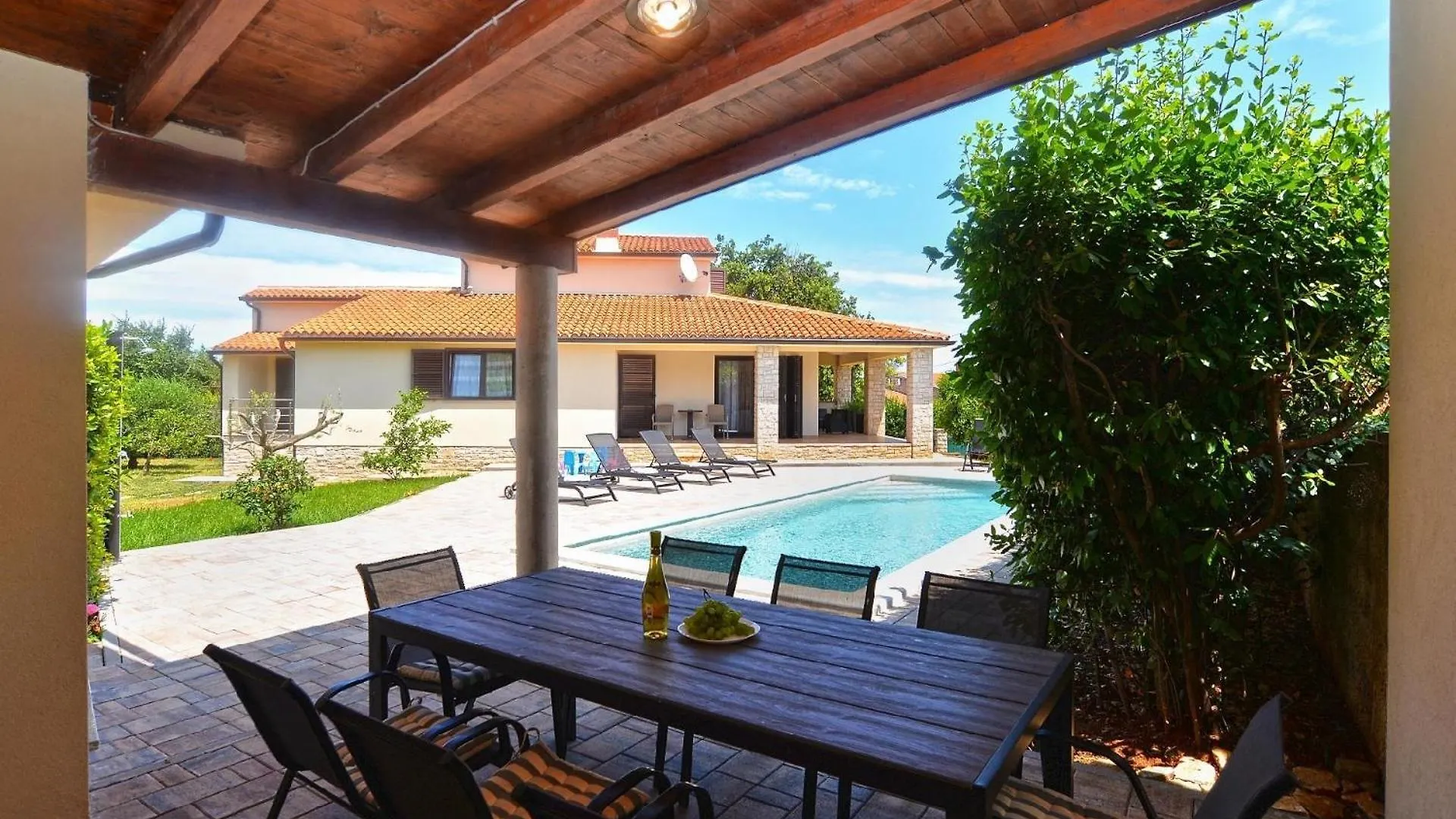 Ferienhaus Mit Privatpool Fuer 8 Personen Ca 180 Qm In Liznjan, Istrien Suedkueste Von Istrien 0*, Liznjan Croatia